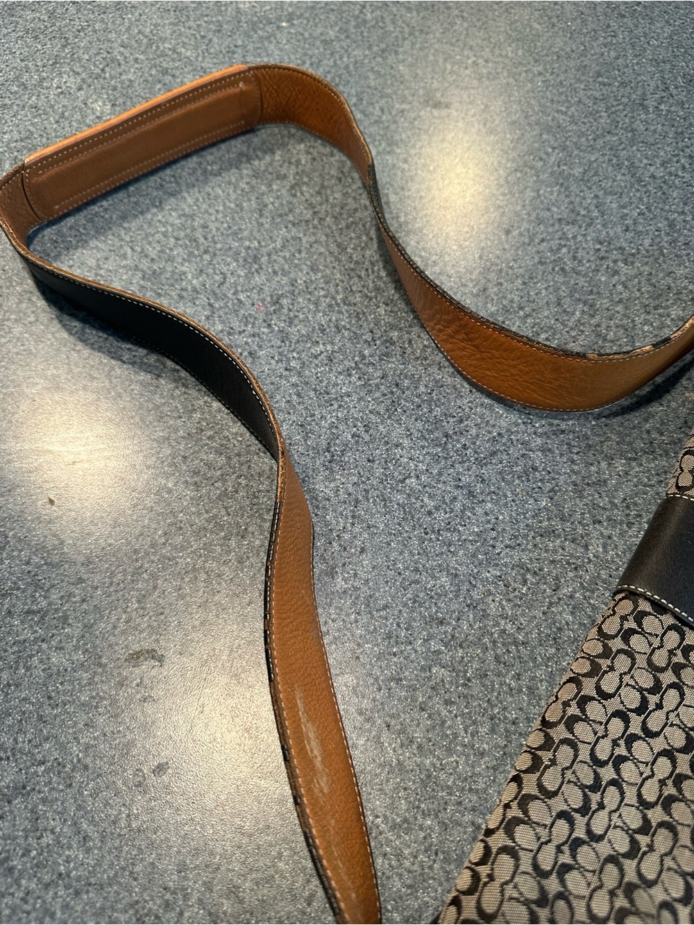 Coach Black Signature Canvas Shoulder Bag - Picture 3 of 6